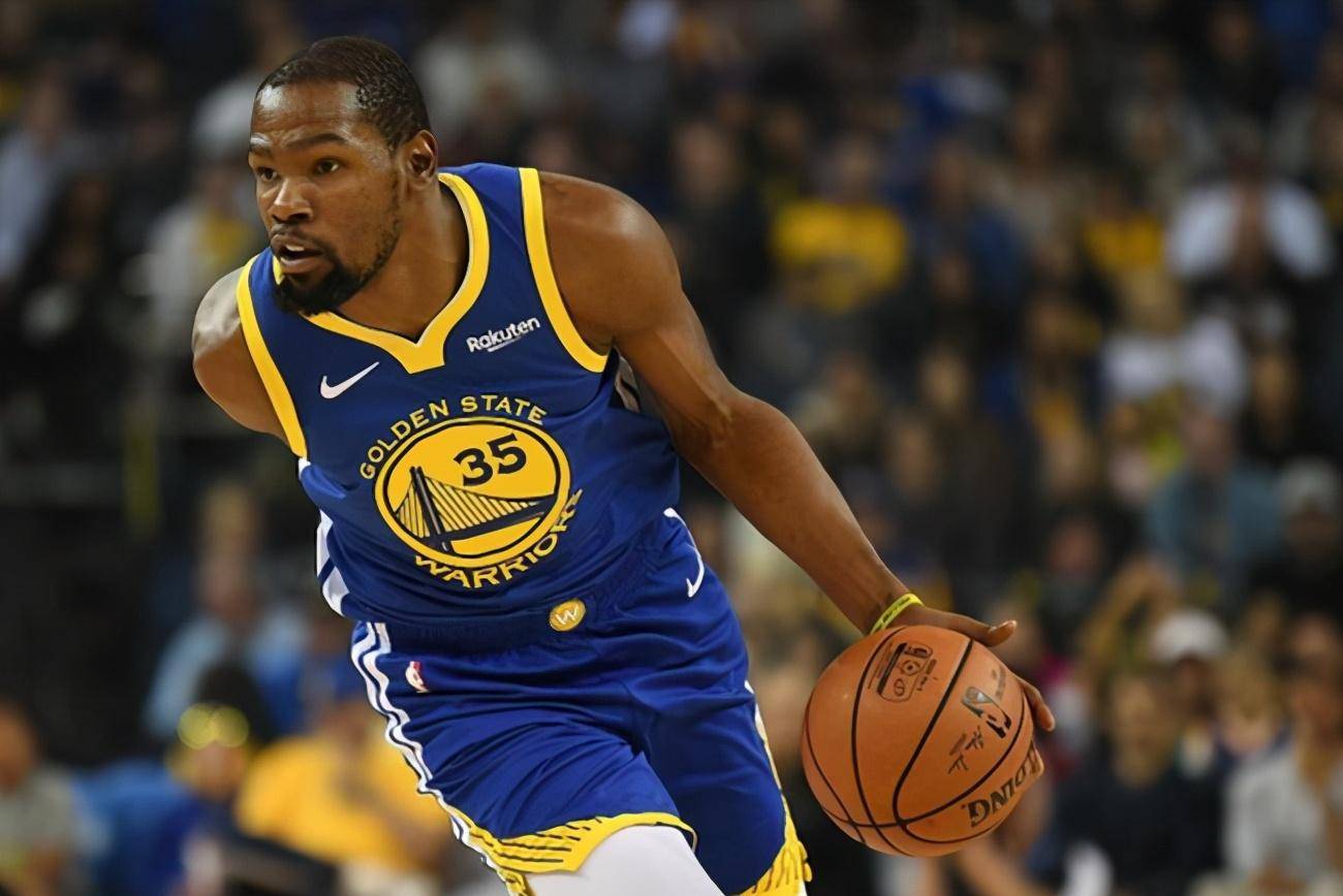 太阳报：利物浦旧将迪乌夫因拒付子女抚养费，正面临入狱风险