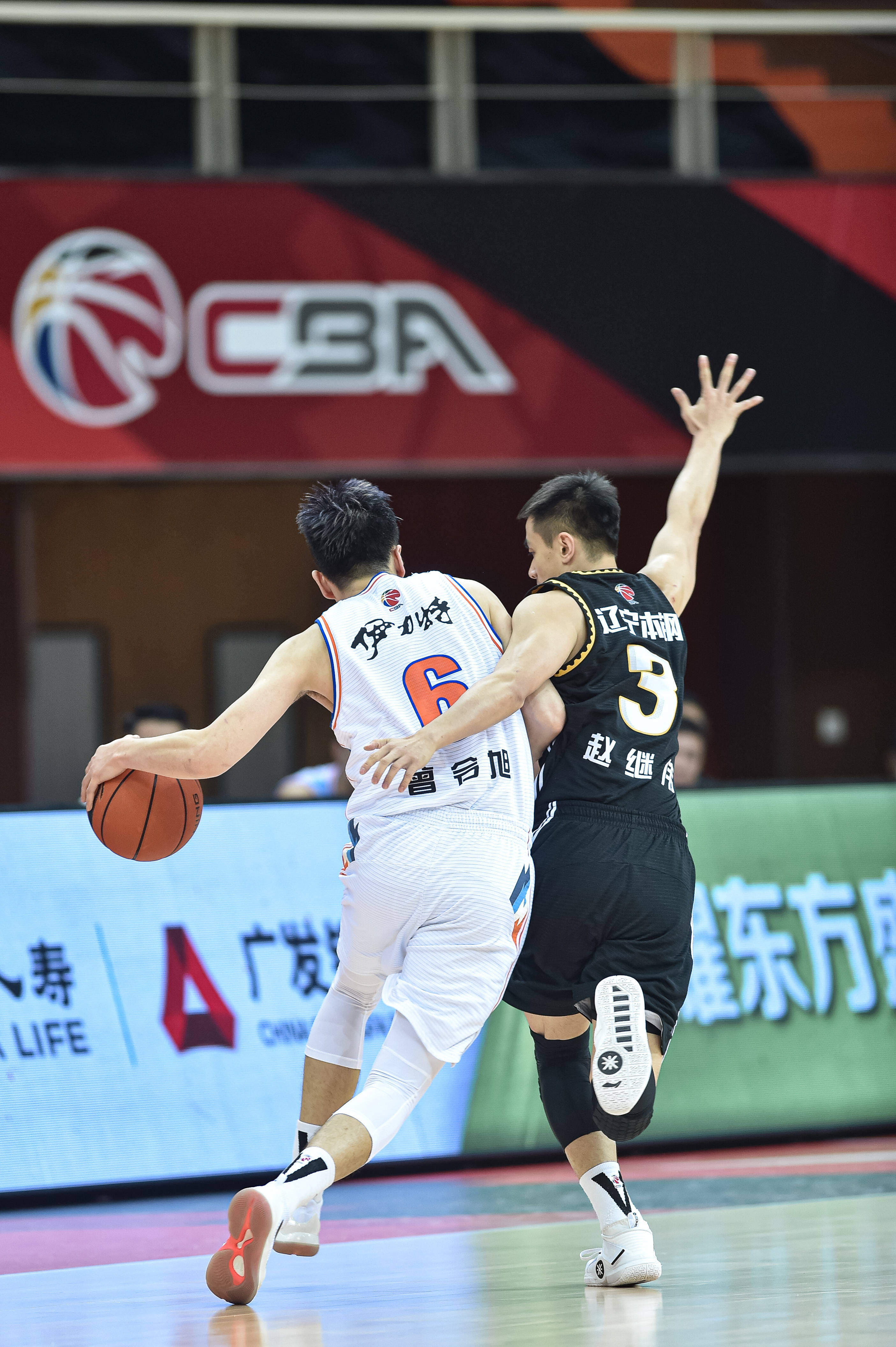 CBA：广东男篮轻松击败宁波队