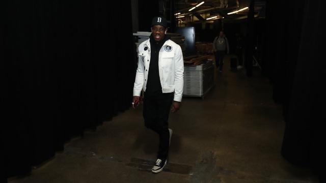 球场响彻 MVP 呼声