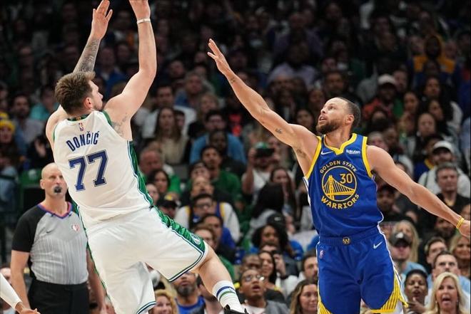 上海久事以111-72大胜四川丰谷，展现强大实力，全队多点开花，四川队虽努力但难敌强队。