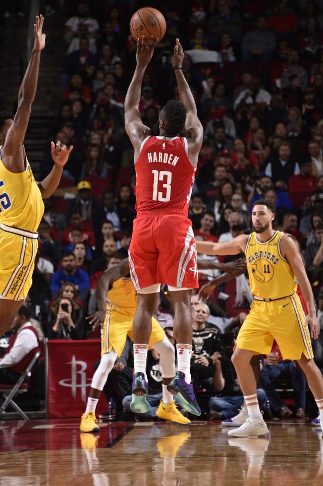 降维打击！麦基19投13中怒砍30分10篮板2盖帽