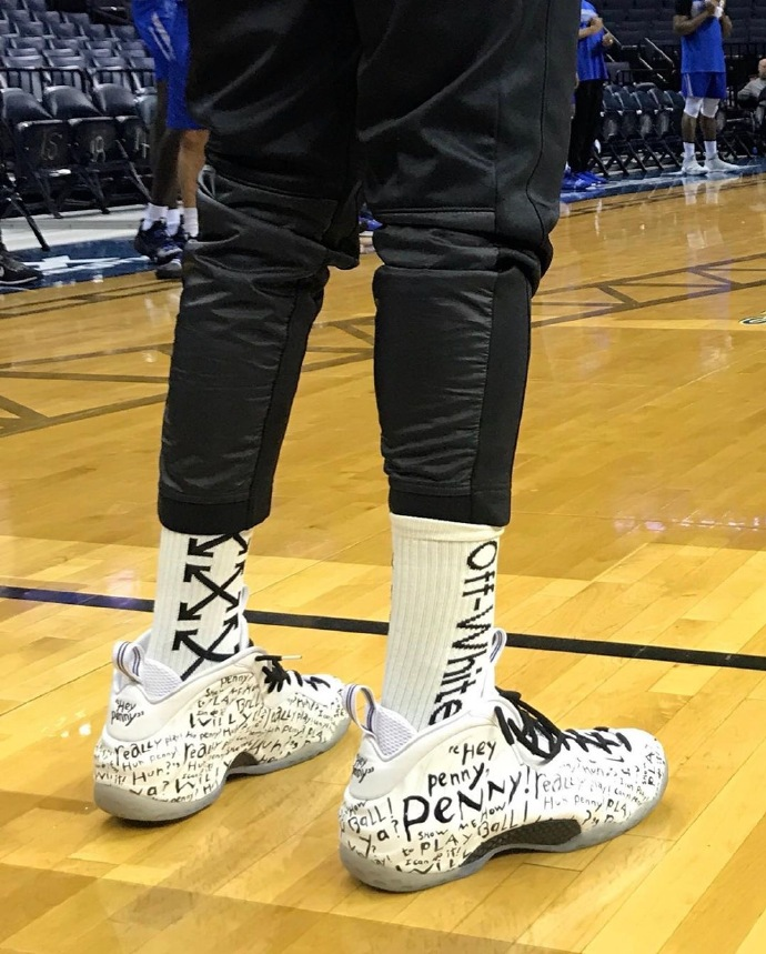 NBA：独行侠轻取公牛 东契奇收获准三双