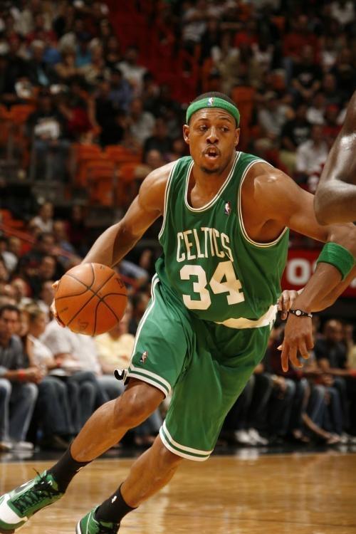 慢镜头：亚特兰大高层视穆尼斯为主要引援目标，已前往英格兰