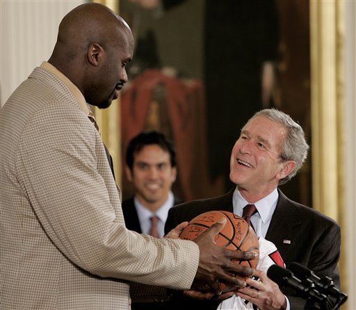 对手被晃得找不着北