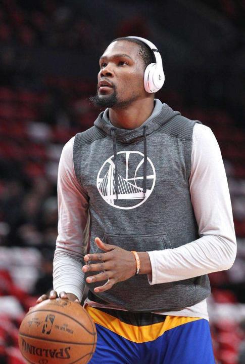 TA：阿森纳未积极推动冬窗出售球员；预计明夏将买断因卡皮耶