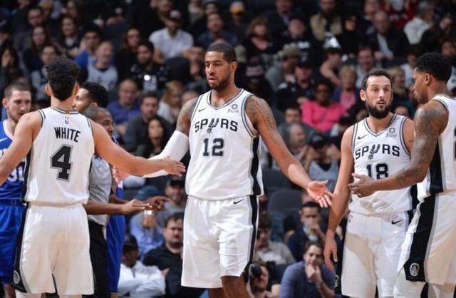 阿布拉汗总结2025：谢谢这一年的滚烫，谢谢所有“我们”