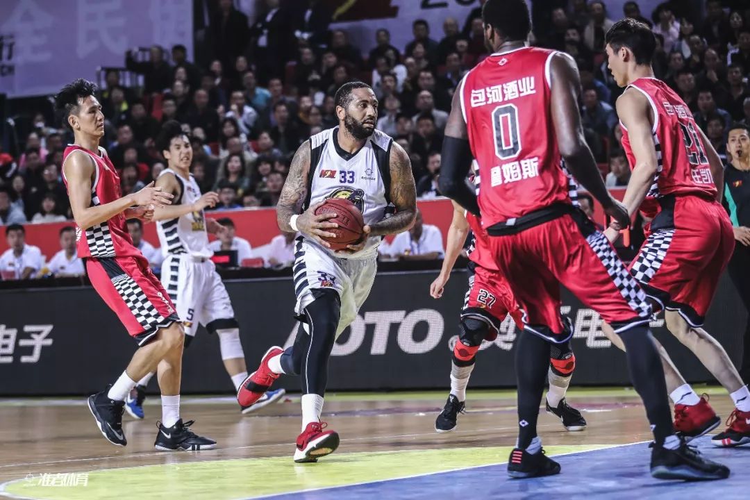 埃弗顿旧将：内维尔以为自己是瓜迪奥拉，他的战术分析省省吧